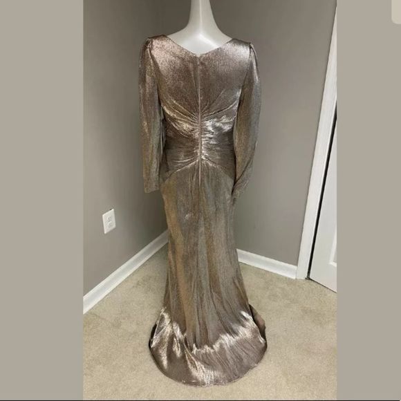 THEIA Ruched Metallic Lame Long Sleeve V Neck Gown US 14 $995 - Picture 4 of 6